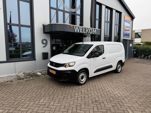 Wit Gebruikt 2024 Peugeot Partner MPV | € 14.990 (Eerlijke prijs) - Afbeelding 1/4