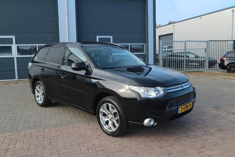 Zwart Gebruikt 2013 Mitsubishi Outlander P-HEV Instyle SUV | € 9.950 (Goede deal) - Afbeelding 1/4