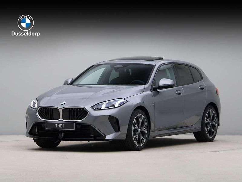 Grijs Nieuw 2025 BMW 120 M Sport Hatchback | € 51.809 (Goede deal) - Afbeelding 1/4