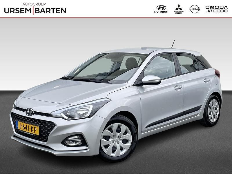 Licht grijs metallic Gebruikt 2020 Hyundai i20 Comfort Hatchback | € 17.430 (Goede deal) - Afbeelding 1/4