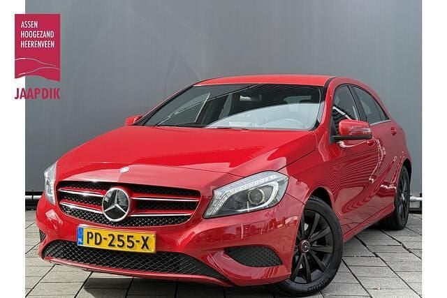 Rood Gebruikt 2012 Mercedes A180 Ambition Hatchback | € 9.744 (Goede deal) - Afbeelding 1/4