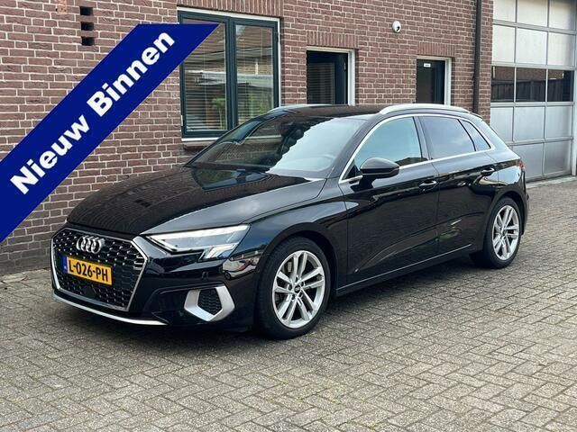 Zwart, metallic lak Gebruikt 2021 Audi A3 Sportback Business Hatchback | € 28.949 (Eerlijke prijs) - Afbeelding 1/4