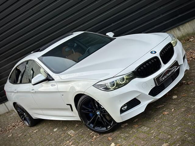 Occasion BMW 330 M Sport 252 PK (185 kW) 2017 Wit / alpinweiss iii (300) Hatchback