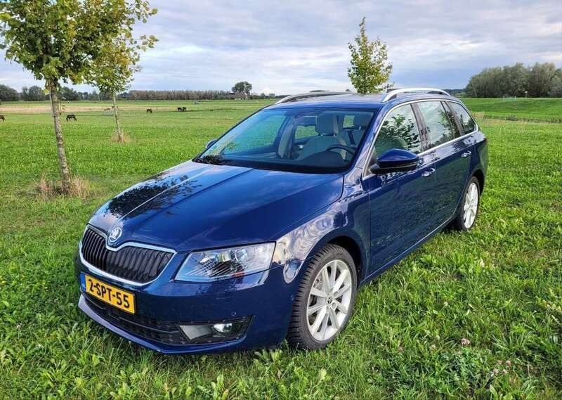 Blauw Gebruikt 2013 Skoda Octavia Business Line Stationwagen | € 11.500 (Eerlijke prijs) - Afbeelding 1/4