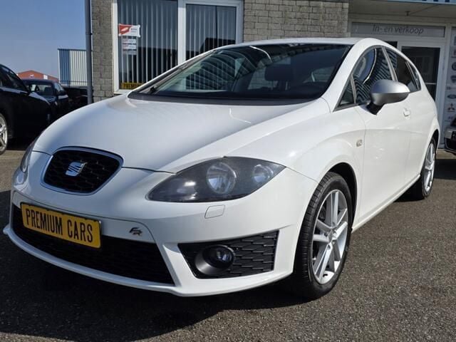 Wit Gebruikt 2013 Seat Leon Business Hatchback | € 7.490 (Super prijs) - Afbeelding 1/4