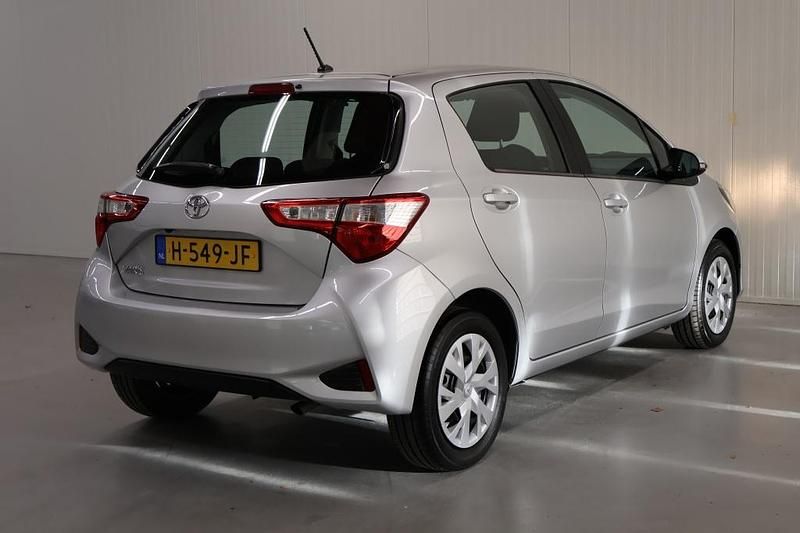 Occasion Toyota Yaris Active 112 PK (82 kW) 2020 Grijs Hatchback