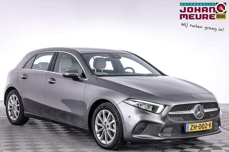 Grijs Gebruikt 2019 Mercedes A200 Business Hatchback | € 24.990 (Goede deal) - Afbeelding 1/4
