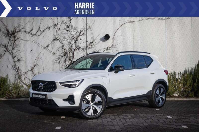 Wit Gebruikt 2023 Volvo XC40 Plus SUV | € 38.399 (Eerlijke prijs) - Afbeelding 1/4