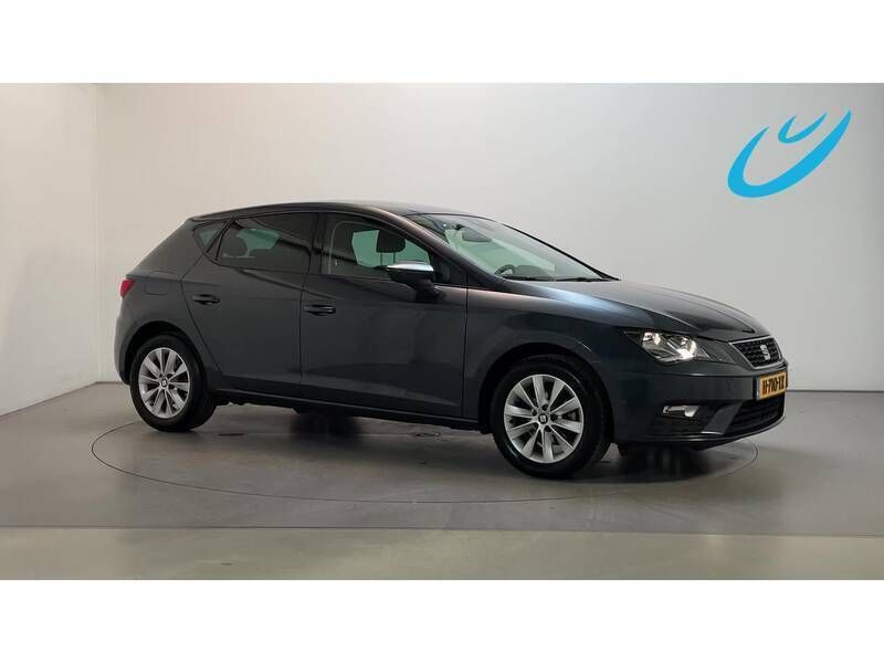 Grijs Gebruikt 2020 Seat Leon Style Hatchback | € 14.950 (Eerlijke prijs) - Afbeelding 1/3