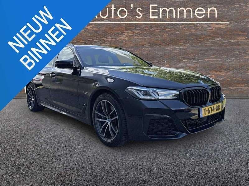 Zwart Gebruikt 2023 BMW 530e Comfort Edition Stationwagen | € 37.999 (Goede deal) - Afbeelding 1/4