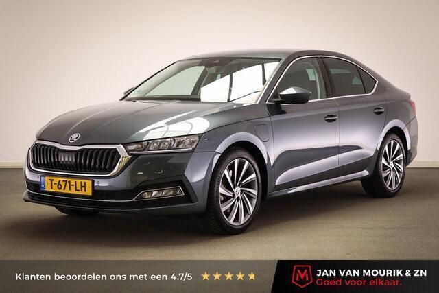 Grijs Gebruikt 2021 Skoda Octavia Business Line Hatchback | € 24.900 (Eerlijke prijs) - Afbeelding 1/4