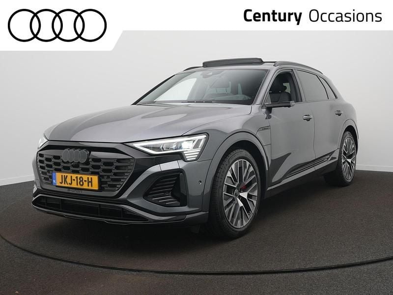 Grijs Gebruikt 2023 Audi Q8 S-Line SUV | € 59.900 - Afbeelding 1/4