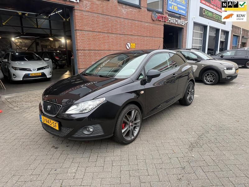 Zwart Gebruikt 2009 Seat Ibiza Reference Hatchback | € 2.250 (Eerlijke prijs) - Afbeelding 1/4