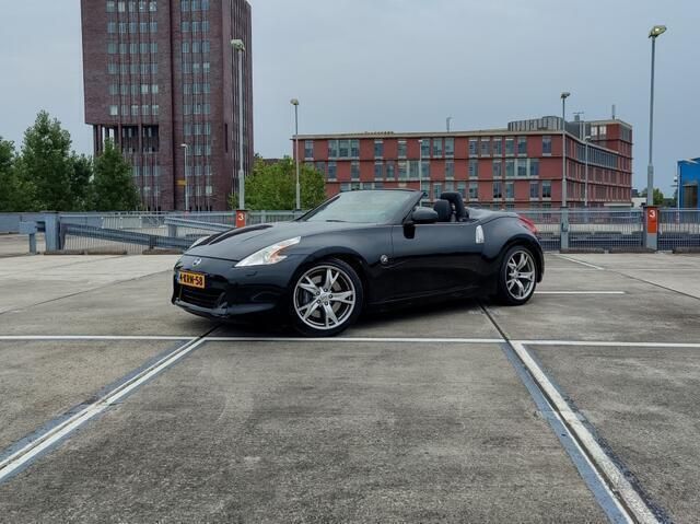 Zwart, metallic lak Gebruikt 2013 Nissan 370Z Pack Cabriolet | € 33.950 - Afbeelding 1/4