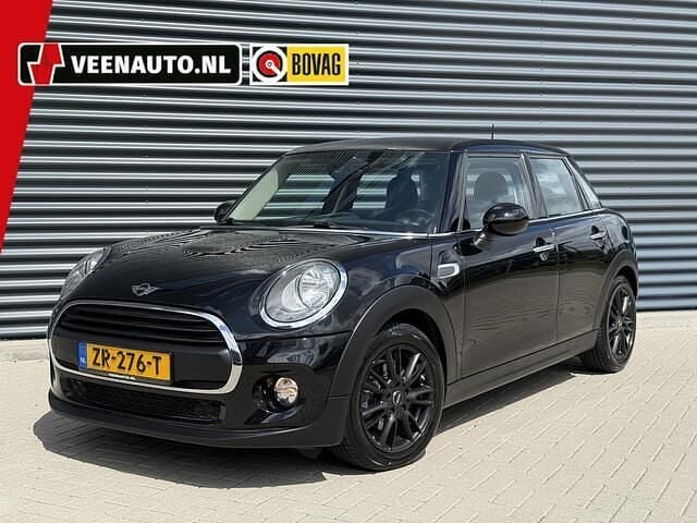 Zwart Gebruikt 2016 Mini Cooper Business Hatchback | € 12.945 (Iets duurder) - Afbeelding 1/4