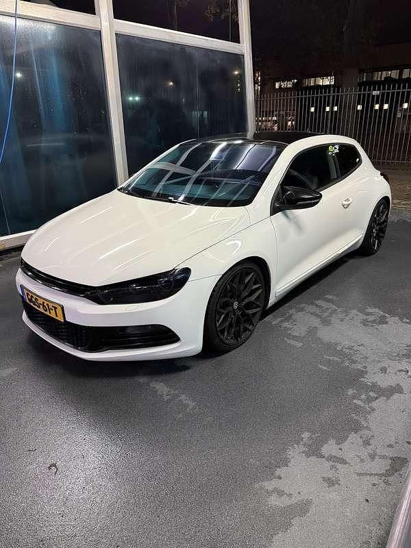 Wit Gebruikt 2010 VW Scirocco Highline Coupé | € 8.000 (Eerlijke prijs) - Afbeelding 1/4
