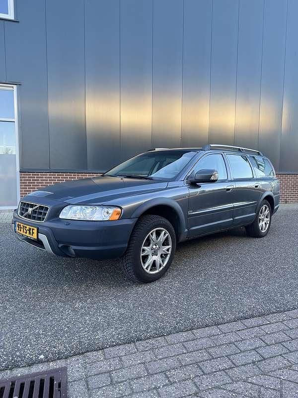Grijs Gebruikt 2007 Volvo XC70 Summum Stationwagen | € 4.995 (Eerlijke prijs) - Afbeelding 1/4