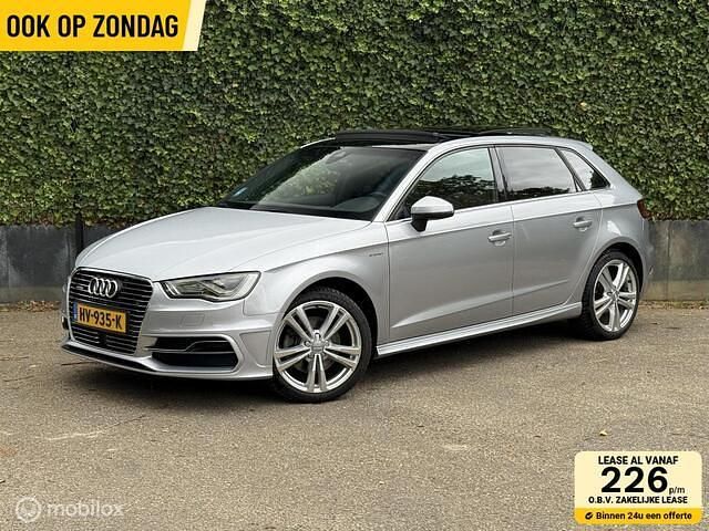Grijs Gebruikt 2015 Audi A3 Sportback S-Line Hatchback | € 13.990 - Afbeelding 1/4