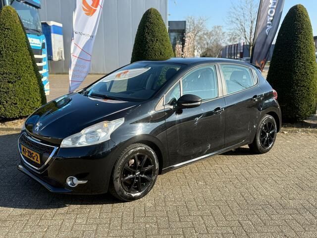 Zwart Gebruikt 2012 Peugeot 208 Hatchback | € 3.990 (Eerlijke prijs) - Afbeelding 1/4