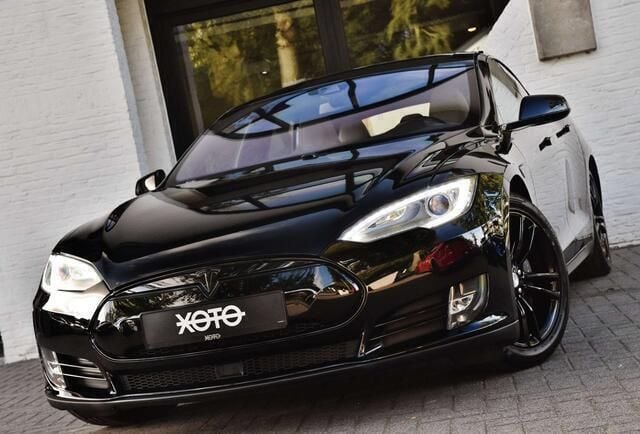 Zwart Gebruikt 2015 Tesla Model S Sedan | € 29.950 (Eerlijke prijs) - Afbeelding 1/4