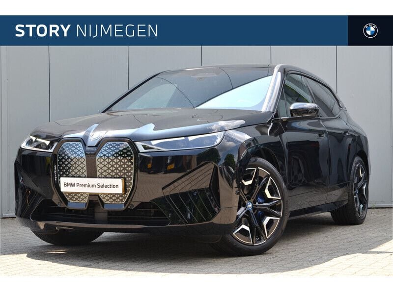 Zwart, metallic lak Gebruikt 2022 BMW iX Executive SUV | € 51.900 (Goede deal) - Afbeelding 1/4