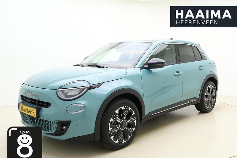 Blauw Occasion 2025 Fiat 600E La Prima SUV | € 29.950 (Eerlijke prijs) - Afbeelding 1/4