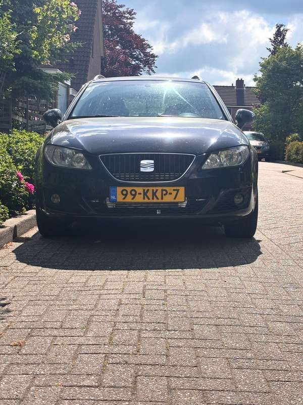 Zwart Gebruikt 2010 Seat Exeo Stationwagen | € 5.000 - Afbeelding 1/4