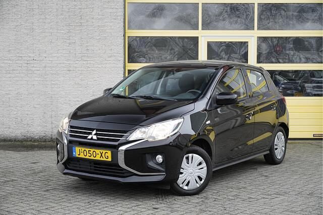 Zwart (metallic) Occasion 2020 Mitsubishi Space Star Hatchback | € 7.450 (Goede deal) - Afbeelding 1/4
