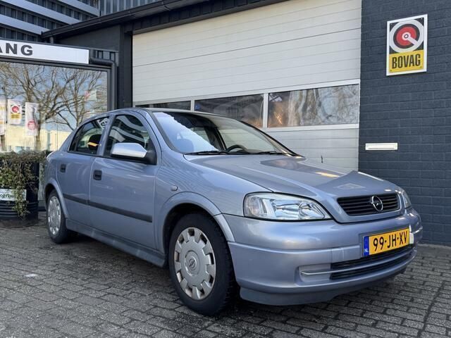 Grijs Gebruikt 2002 Opel Astra Edition Hatchback | € 1.250 (Goede deal) - Afbeelding 1/4