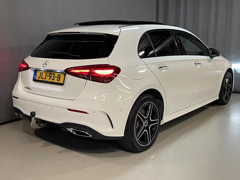 Occasion Mercedes A250 AMG line 218 PK (160 kW) 2023 Wit Hatchback