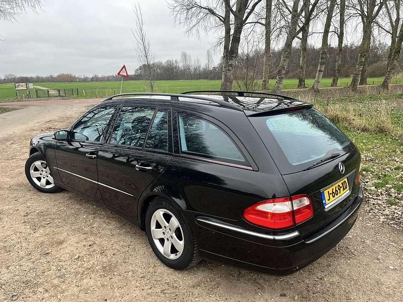 Occasion Mercedes E240 Avantgarde 177 PK (130 kW) 2004 Zwart Stationwagen