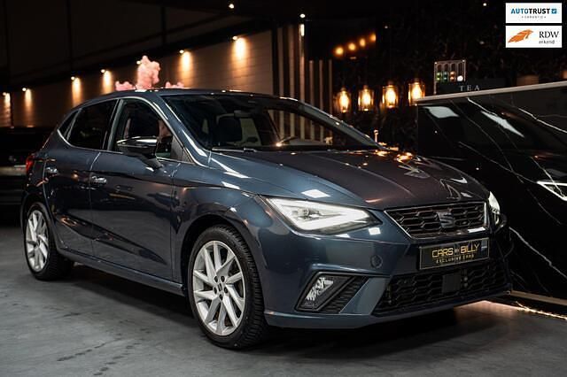 Grijs Occasion 2022 Seat Ibiza FR Hatchback | € 16.900 (Eerlijke prijs) - Afbeelding 1/4