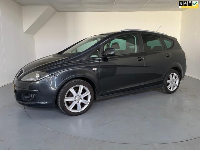 Grijs, metallic lak Gebruikt 2008 Seat Altea XL Stylance MPV | € 3.950 (Duur) - Afbeelding 1/4