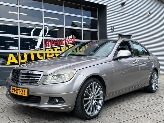 Grijs Gebruikt 2007 Mercedes C200 Sedan | € 8.950 (Eerlijke prijs) - Afbeelding 1/4