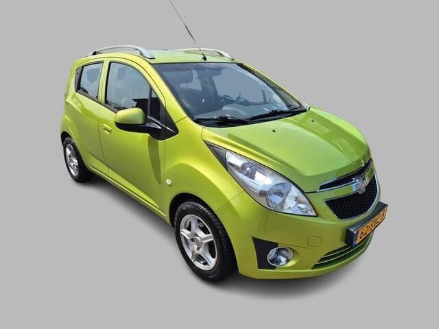Groen Gebruikt 2011 Chevrolet Spark LT Hatchback | € 2.790 (Eerlijke prijs) - Afbeelding 1/4