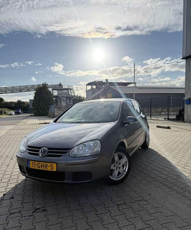 Gebruikt 2008 VW Golf VI Comfortline Sedan | € 2.799 (Eerlijke prijs) - Afbeelding 1/4