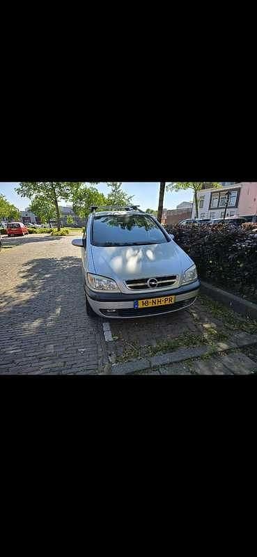 Grijs Gebruikt 2003 Opel Zafira Elegance MPV | € 1.400 (Eerlijke prijs) - Afbeelding 1/4