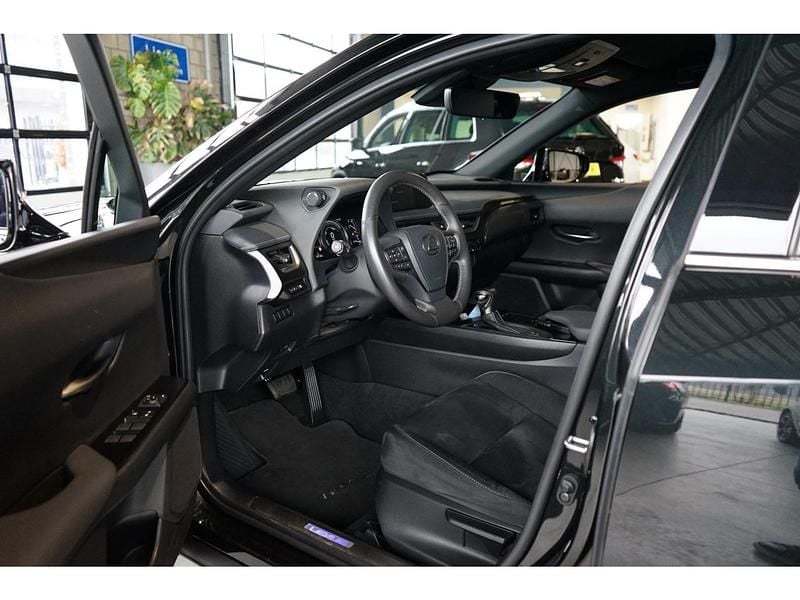 Occasion Lexus UX 153 PK (112 kW) 2020 Zwart SUV