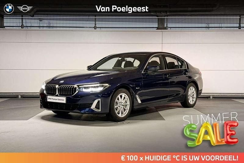 Blauw Gebruikt 2023 BMW 530e Luxury Line Sedan | € 42.900 (Goede deal) - Afbeelding 1/4
