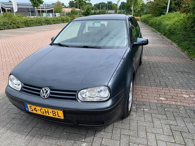 Blauw Gebruikt 2000 VW Golf IV Trendline Hatchback | € 1.490 (Eerlijke prijs) - Afbeelding 1/4