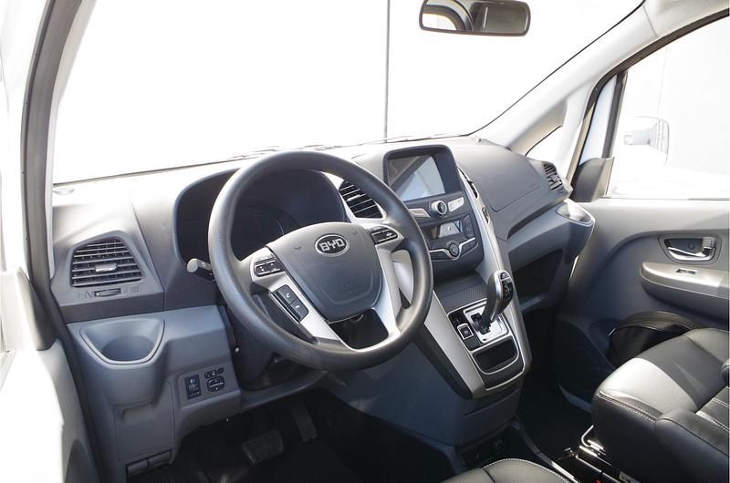 Nieuw BYD ETP3 Comfort 100 kW (136 PK) 2025 Wit Van