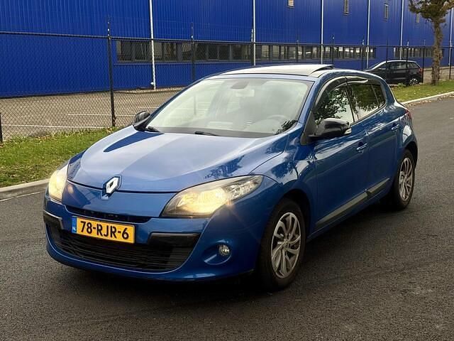 Blauw Occasion 2011 Renault Mégane III Hatchback | € 3.990 (Eerlijke prijs) - Afbeelding 1/4