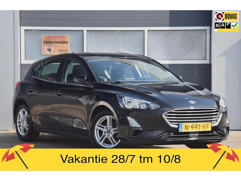 Zwart Gebruikt 2022 Ford Focus Business Edition Hatchback | € 16.350 (Super prijs) - Afbeelding 1/4