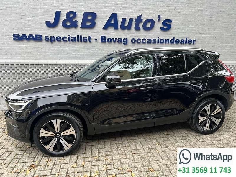 Zwart Gebruikt 2022 Volvo XC40 Core SUV | € 31.950 (Goede deal) - Afbeelding 1/4