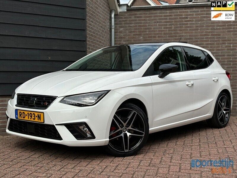 Wit Gebruikt 2017 Seat Ibiza Business Hatchback | € 15.950 (Iets duurder) - Afbeelding 1/4