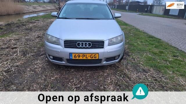 Grijs Gebruikt 2003 Audi A3 Ambition Hatchback | € 2.150 (Eerlijke prijs) - Afbeelding 1/4