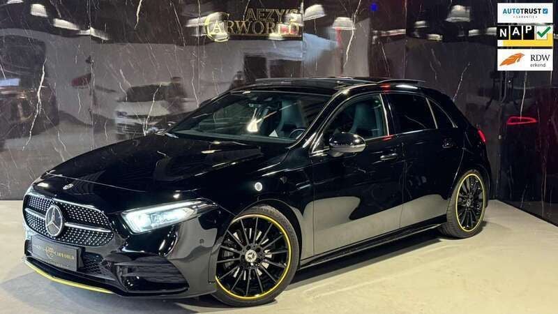 Zwart Gebruikt 2019 Mercedes A220 AMG Hatchback | € 27.990 (Eerlijke prijs) - Afbeelding 1/4