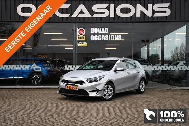 Grijs Gebruikt 2023 Kia Ceed Hatchback | € 19.950 (Eerlijke prijs) - Afbeelding 1/4