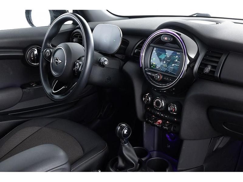 Occasion Mini ONE 102 PK (75 kW) 2021 Zwart Hatchback