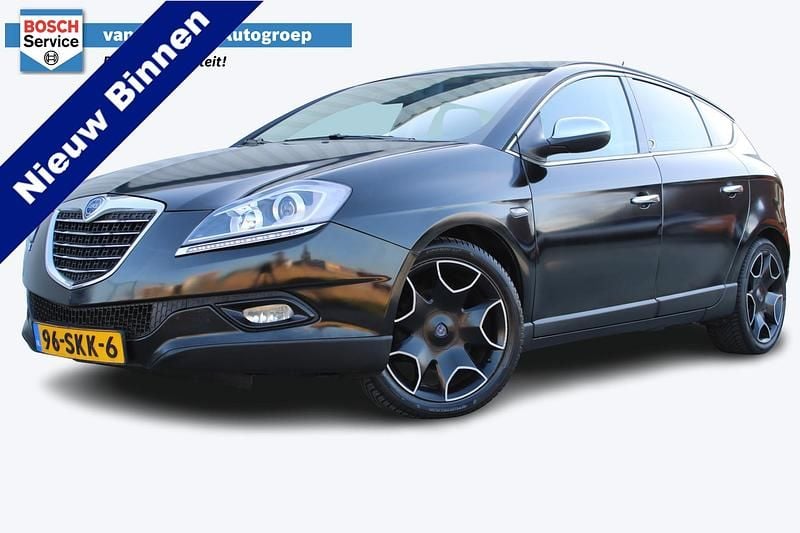 Zwart (mat) Occasion 2011 Lancia Delta Gold Hatchback | € 3.950 (Eerlijke prijs) - Afbeelding 1/4